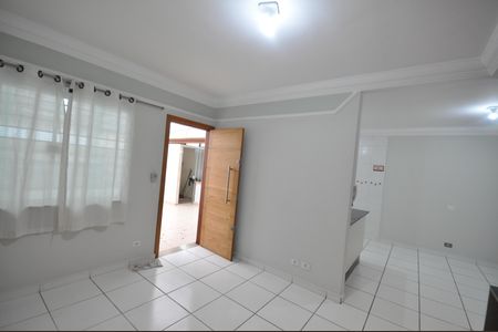 Casa para alugar com 135m², 2 quartos e 2 vagasSala