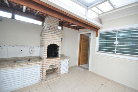 Casa para alugar com 135m², 2 quartos e 2 vagasÁrea comum - Churrasqueira