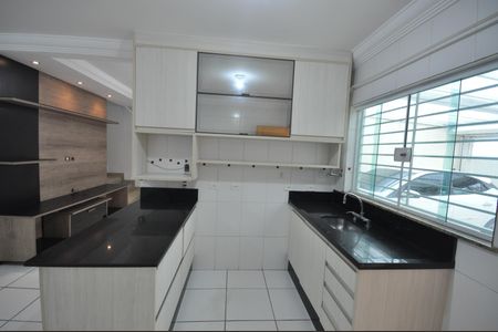 Casa para alugar com 135m², 2 quartos e 2 vagasCozinha