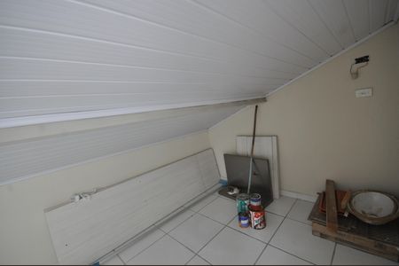 Casa para alugar com 135m², 2 quartos e 2 vagasSotão