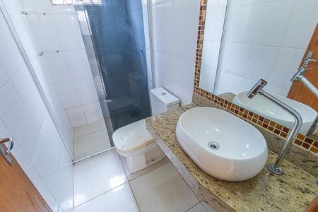 Casa de condomínio para alugar com 70m², 2 quartos e 2 vagasbanheiro