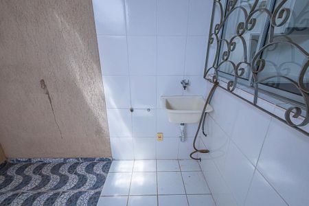 Casa de condomínio para alugar com 70m², 2 quartos e 2 vagasarea privativa e de serviço