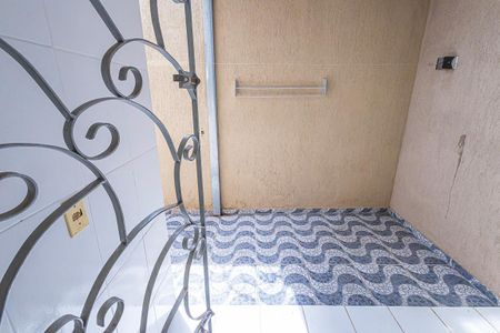 Casa de condomínio para alugar com 70m², 2 quartos e 2 vagasarea privativa e de serviço