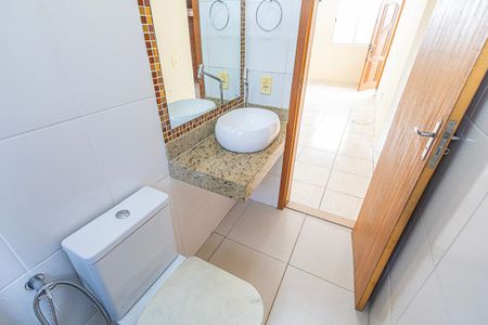 Casa de condomínio para alugar com 70m², 2 quartos e 2 vagasbanheiro