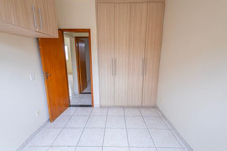 quarto 2 de casa de condomínio para alugar com 2 quartos, 70m² em Etelvina Carneiro, Belo Horizonte