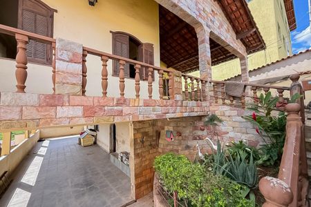 Casa à venda com 3 quartos, 382m² em Fernão Dias, Belo Horizonte