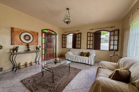 Casa à venda com 3 quartos, 382m² em Fernão Dias, Belo Horizonte