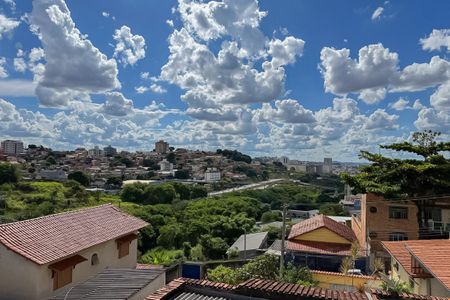 Casa à venda com 3 quartos, 382m² em Fernão Dias, Belo Horizonte