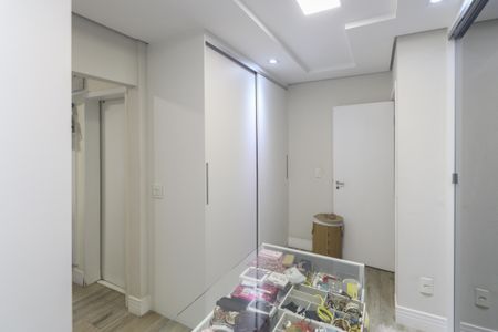 Apartamento à venda com 100m², 2 quartos e 2 vagas Apartamento à venda com 100m², 2 quartos e 2 vagasCloset