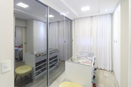 Apartamento à venda com 100m², 2 quartos e 2 vagas Apartamento à venda com 100m², 2 quartos e 2 vagasCloset