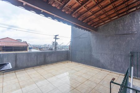 Casa para alugar com 80m², 2 quartos e 1 vagaÁrea de serviço / varanda 