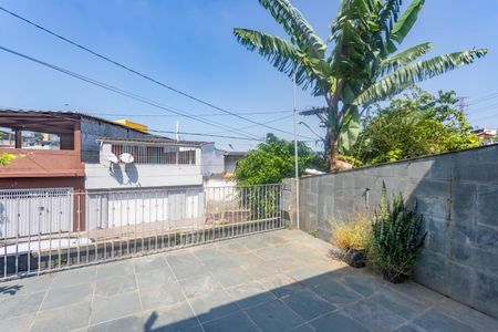 Casa à venda com 133m², 2 quartos e 2 vagas Casa à venda com 133m², 2 quartos e 2 vagasVaranda