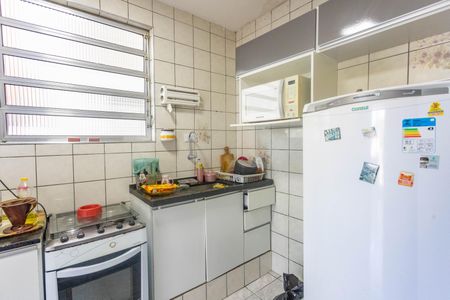 Casa à venda com 133m², 2 quartos e 2 vagas Casa à venda com 133m², 2 quartos e 2 vagasCozinha