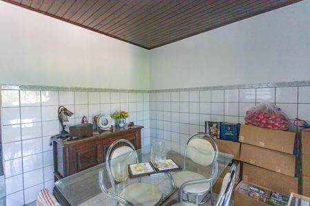 Casa à venda com 133m², 2 quartos e 2 vagas Casa à venda com 133m², 2 quartos e 2 vagasSala de jantar