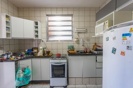 Casa à venda com 133m², 2 quartos e 2 vagas Casa à venda com 133m², 2 quartos e 2 vagasCozinha