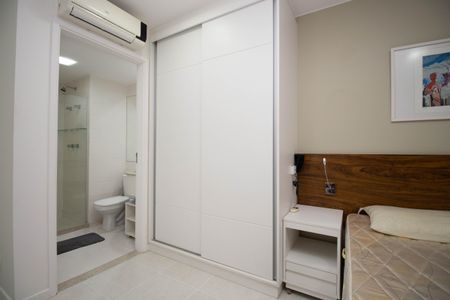Studio para alugar com 27m², 1 quarto e 1 vaga Studio para alugar com 27m², 1 quarto e 1 vagaKitnet