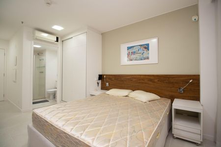 Studio para alugar com 27m², 1 quarto e 1 vaga Studio para alugar com 27m², 1 quarto e 1 vagaKitnet