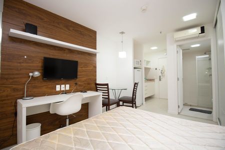 Studio para alugar com 27m², 1 quarto e 1 vaga Studio para alugar com 27m², 1 quarto e 1 vagaKitnet