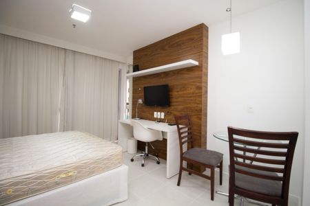 Studio para alugar com 27m², 1 quarto e 1 vaga Studio para alugar com 27m², 1 quarto e 1 vagaKitnet