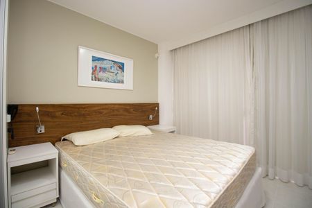 Studio para alugar com 27m², 1 quarto e 1 vaga Studio para alugar com 27m², 1 quarto e 1 vagaKitnet