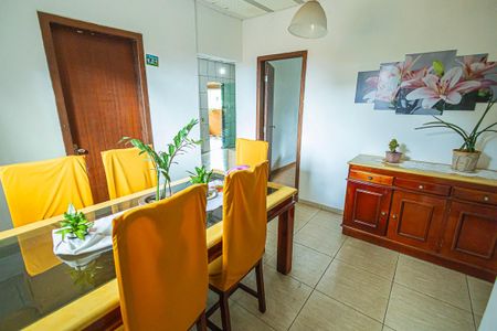 Casa para alugar com 470m², 5 quartos e 2 vagascopa