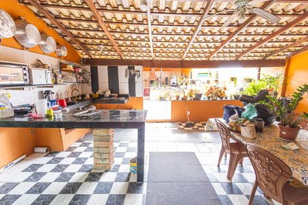 Casa para alugar com 470m², 5 quartos e 2 vagascozinha