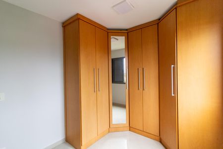 Apartamento para alugar com 81m², 3 quartos e 2 vagasQuarto 2