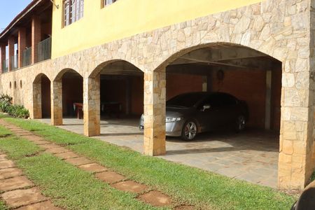 Casa para alugar com 4 quartos, 710m² em Água Espraiada, Cotia