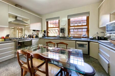 Casa à venda com 550m², 5 quartos e 4 vagasCozinha