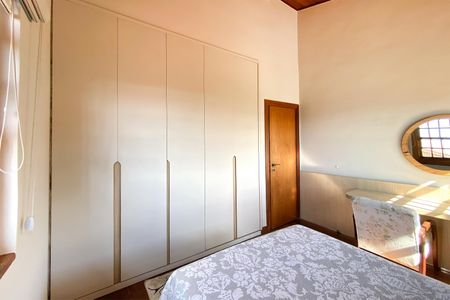 Casa à venda com 550m², 5 quartos e 4 vagasQuarto 3