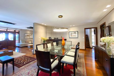Casa à venda com 550m², 5 quartos e 4 vagasSala de Jantar