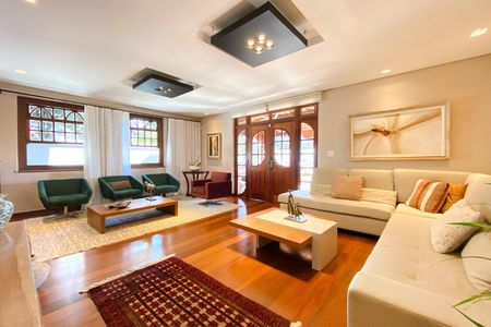 Casa à venda com 550m², 5 quartos e 4 vagasSala