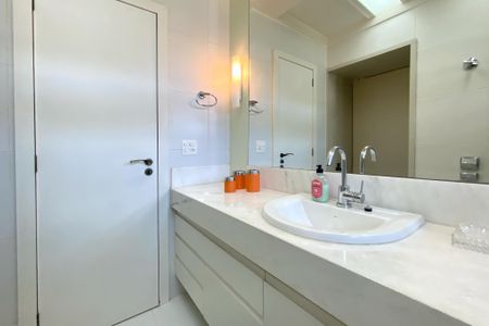 Casa à venda com 550m², 5 quartos e 4 vagasBanheiro