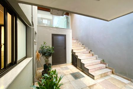Casa à venda com 550m², 5 quartos e 4 vagasVaranda de Serviço