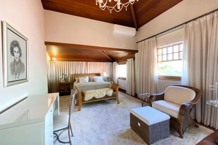 Casa à venda com 550m², 5 quartos e 4 vagasSuite 1