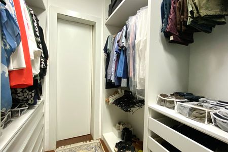 Casa à venda com 550m², 5 quartos e 4 vagasCloset da Suite 1