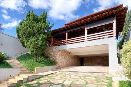 Casa à venda com 550m², 5 quartos e 4 vagasFachada interna