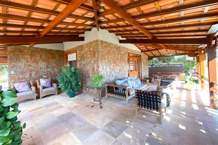 Casa à venda com 550m², 5 quartos e 4 vagasVaranda