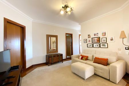 Casa à venda com 550m², 5 quartos e 4 vagasHall da Escada
