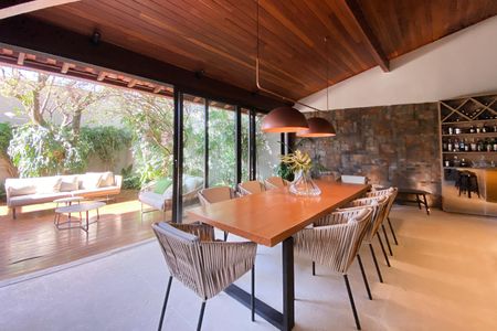Casa à venda com 550m², 5 quartos e 4 vagasEspaço Gourmet