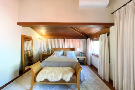 Casa à venda com 550m², 5 quartos e 4 vagasSuite 1