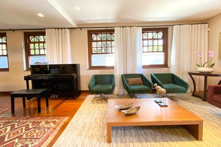 Sala de casa à venda com 5 quartos, 550m² em Mangabeiras, Belo Horizonte