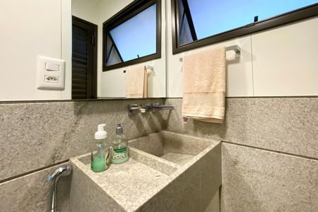Casa à venda com 550m², 5 quartos e 4 vagasBanheiro da Sala Multiuso