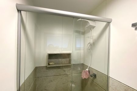 Casa à venda com 550m², 5 quartos e 4 vagasBanheiro da Sala Multiuso