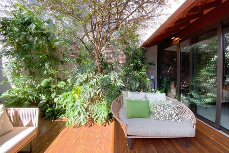 Casa à venda com 550m², 5 quartos e 4 vagasQuintal