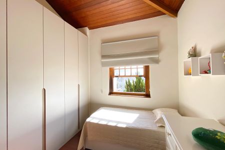 Casa à venda com 550m², 5 quartos e 4 vagasQuarto 4
