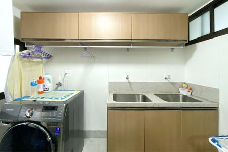Casa à venda com 550m², 5 quartos e 4 vagasÁrea de Serviço