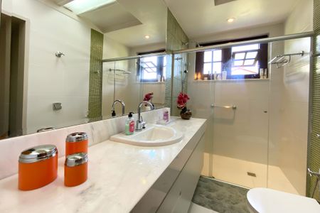 Casa à venda com 550m², 5 quartos e 4 vagasBanheiro