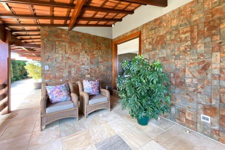 Casa à venda com 550m², 5 quartos e 4 vagasVaranda