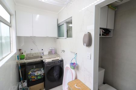 Apartamento para alugar com 65m², 3 quartos e 1 vagaÁrea de Serviço